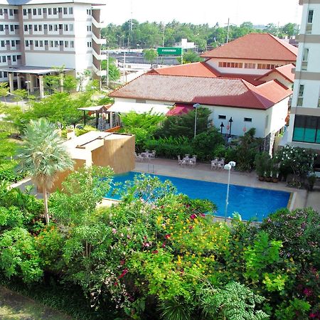 J. Park Hotel Çonburi Dış mekan fotoğraf