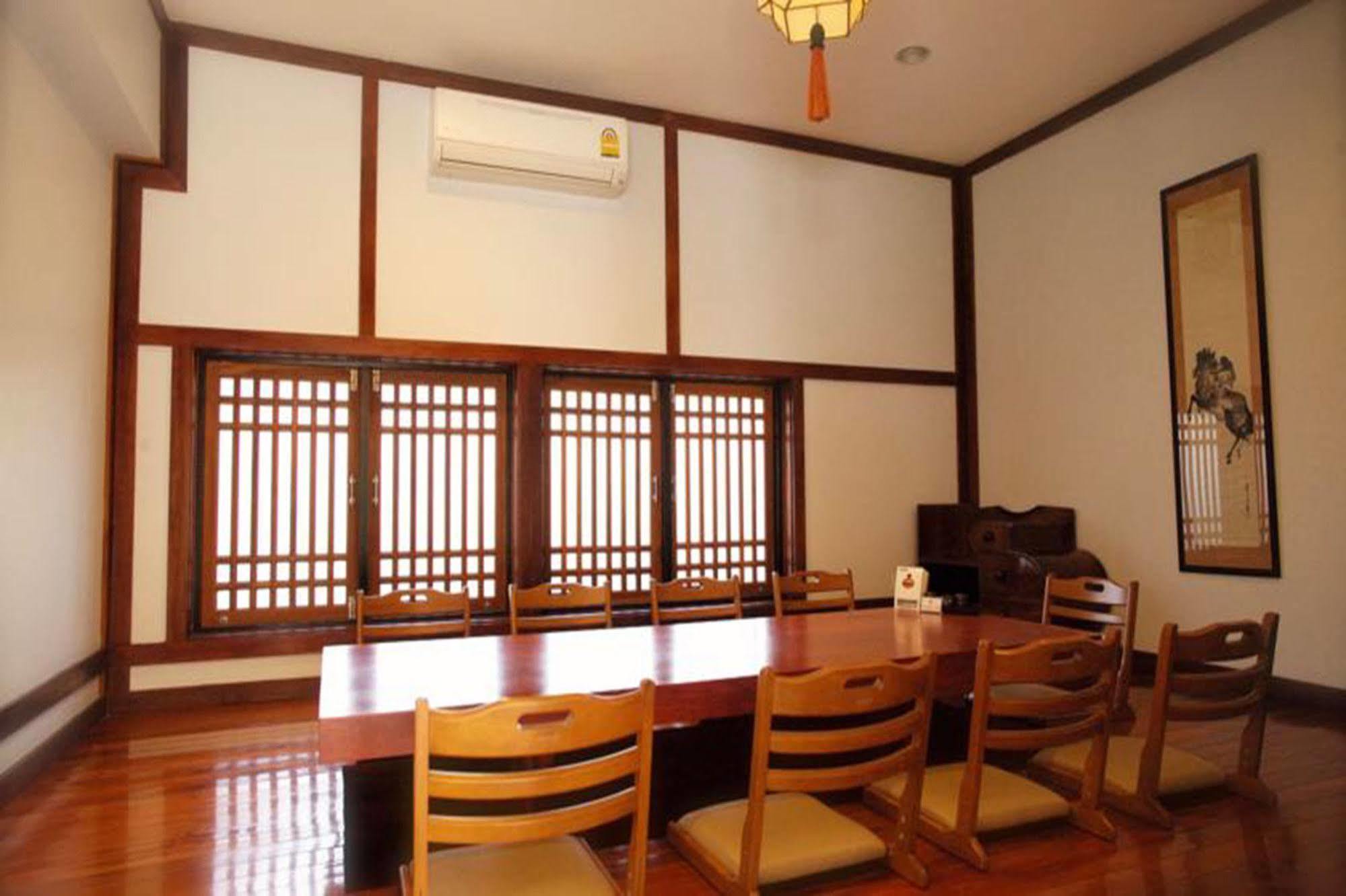 J. Park Hotel Çonburi Dış mekan fotoğraf