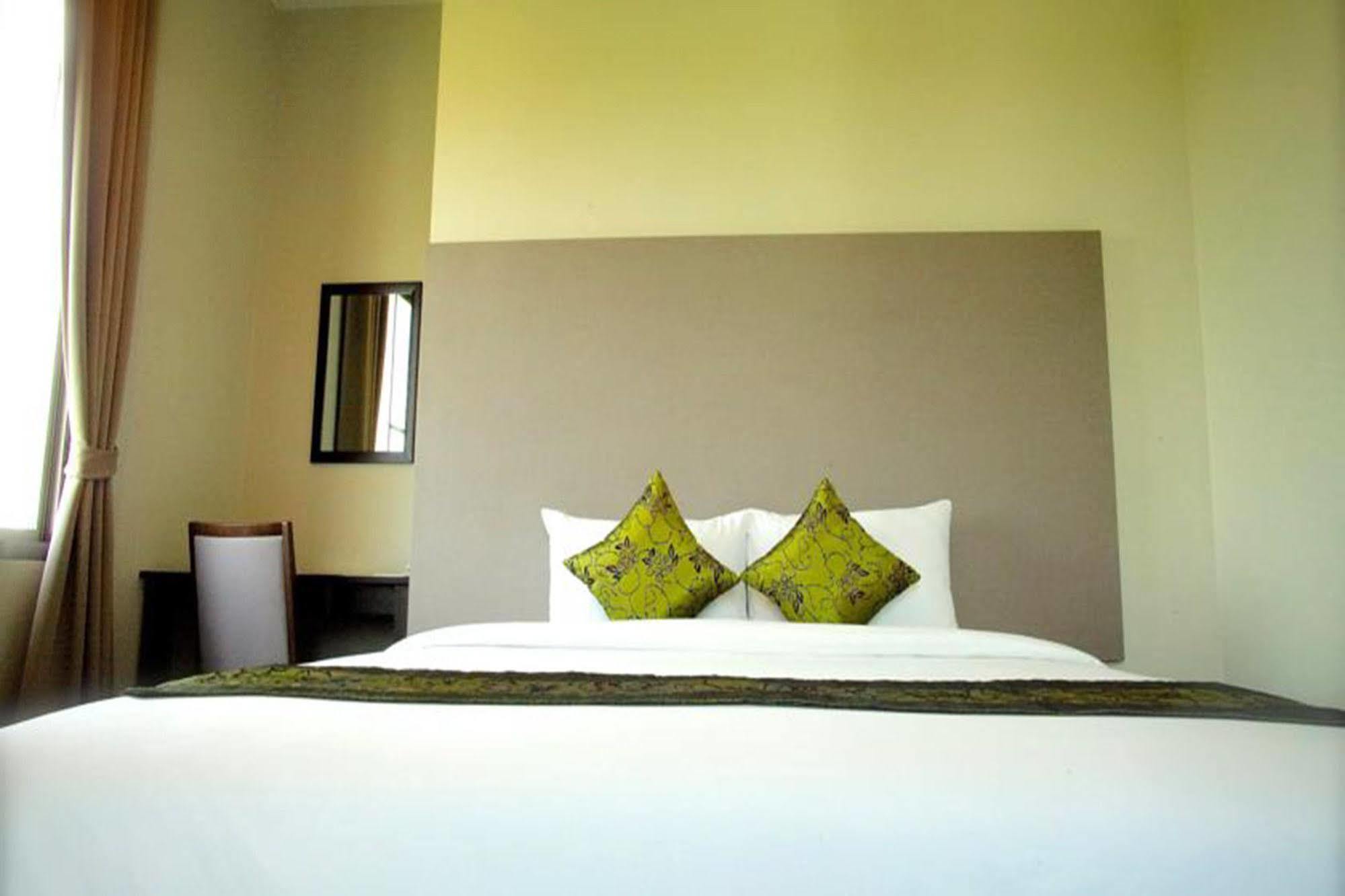 J. Park Hotel Çonburi Dış mekan fotoğraf